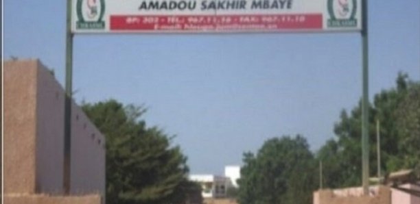 Louga : Les travailleurs de l’hôpital Amadou Sakhir Mbaye en sit-in pour réclamer la libération des sages-femmes arrêtées