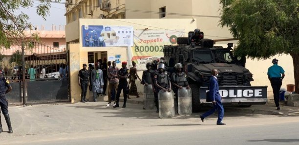 Dépôt des dossiers de remplacements de la liste YAW à Dakar : La DGE barricadée