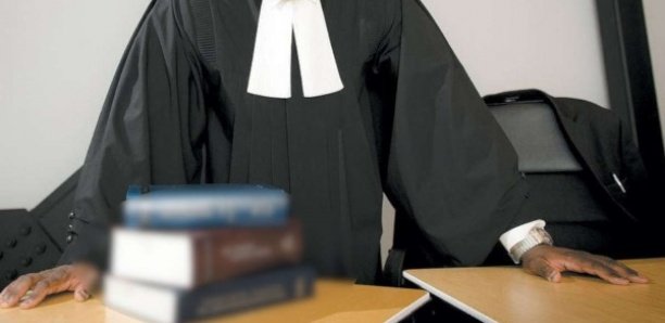 Haute trahison : un célèbre avocat veut faire poursuivre Macky Sall