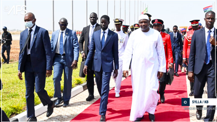 Visite officielle : le président Diomaye est arrivé chez Adama Barrow