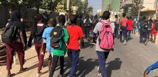 Drame à Sandiara : un élève tué par balle, ses camarades occupent la rue