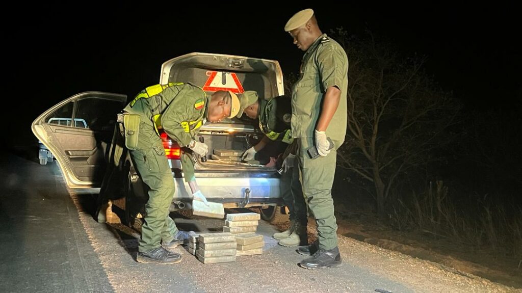 Saisie importante de drogue à Koumpentoum par la douane :  365 kg de cocaïne