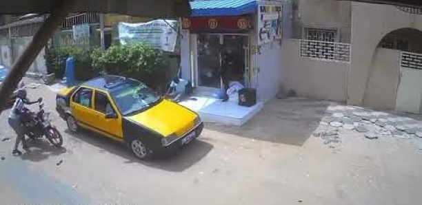 Kawtef : un homme violemment agressé en plein jour dans une rue de Dakar ( vidéo )